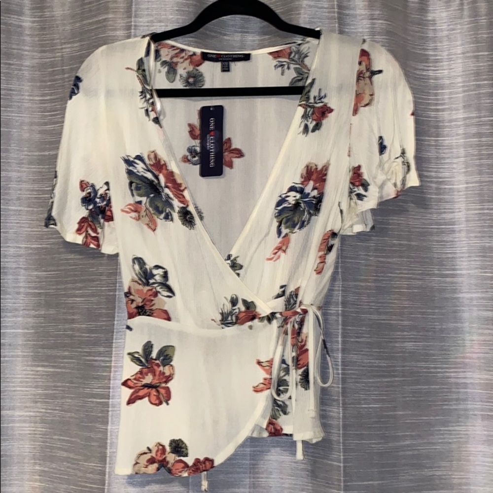 NWT floral blouse